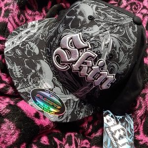 Skin Industries Flex Fit Hat NWT size S/M